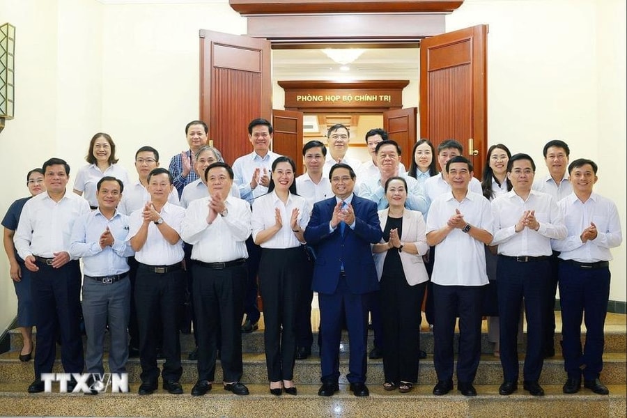 Thủ tướng Phạm Minh Chính chủ trì làm việc với Ban Thường vụ Thành ủy Hải Phòng, Tỉnh ủy Quảng Ngãi