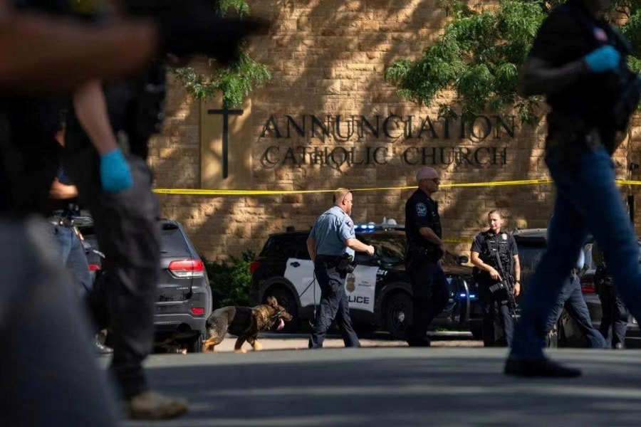 Xả súng ở trường công giáo Minneapolis: 2 học sinh thiệt mạng, 17 người bị thương
