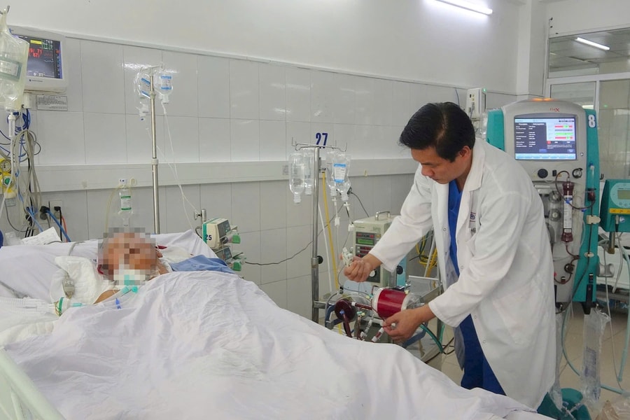 Bức thư xúc động của mẹ bệnh nhân bị điện giật dẫn đến ngừng tim, hôn mê sâu được các bác sĩ cứu sống