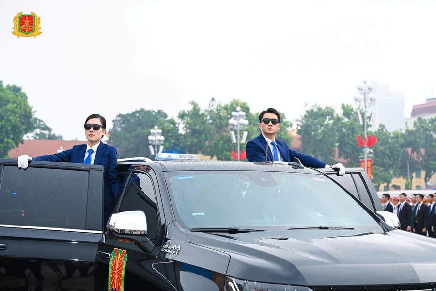 Đội hình xe bảo vệ nguyên thủ tại Lễ diễu binh, diễu hành A80
