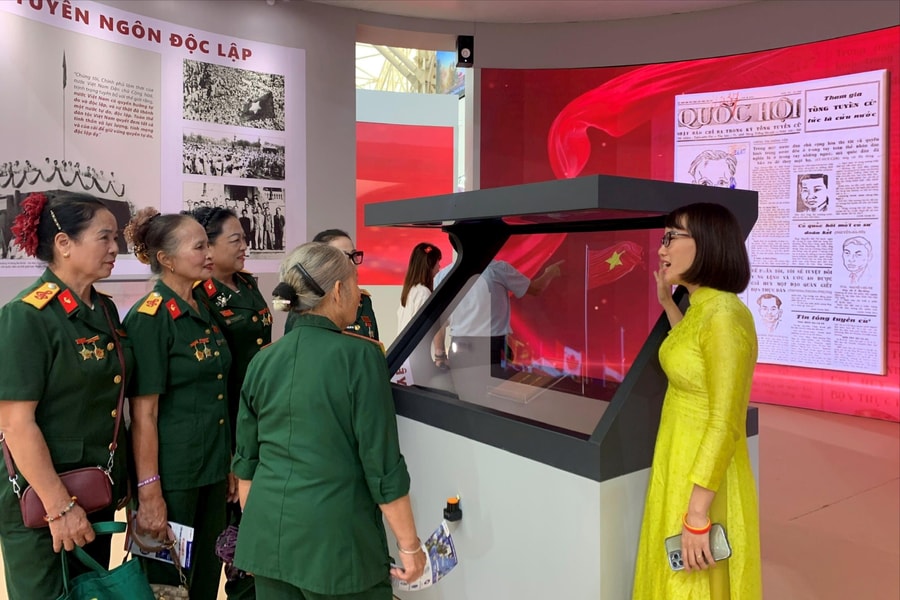 Khơi dậy tự hào và khát vọng cống hiến