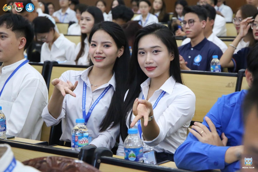 Hàng loạt trường đại học thưởng mỗi sinh viên 100.000 đồng dịp Lễ Quốc khánh 2/9