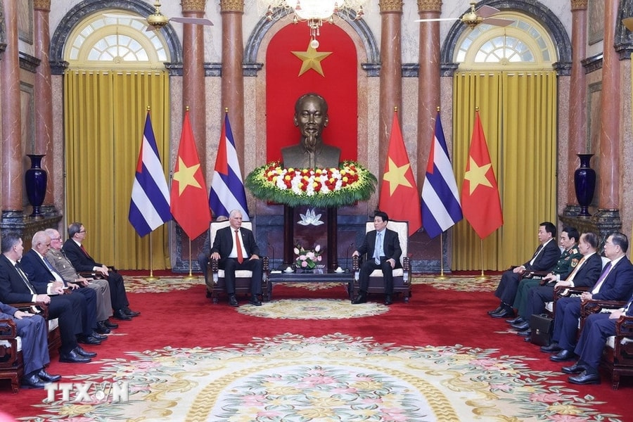 Làm sâu sắc hơn mối quan hệ mẫu mực Việt Nam - Cuba