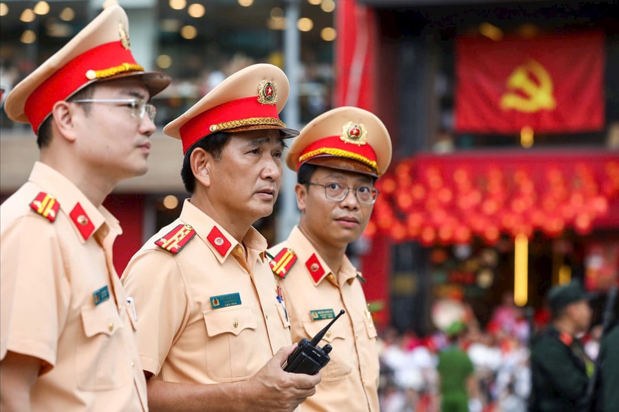 Huy động 100% quân số, CSGT Hà Nội thức trắng đêm vì sự bình yên của Đại lễ A80