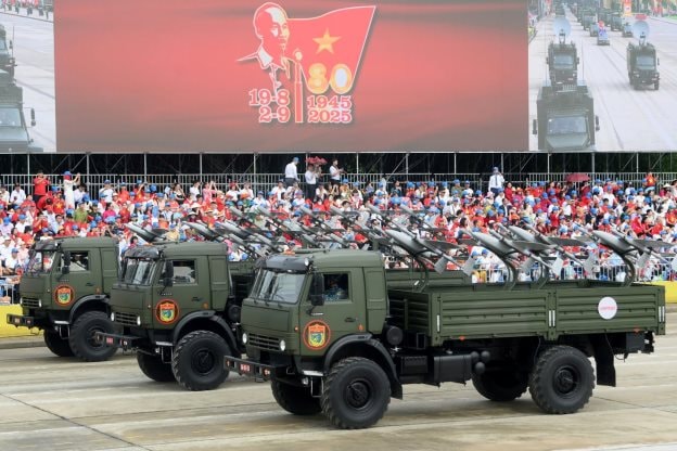 Tên lửa, radar, UAV Viettel "đi giữa lòng dân"