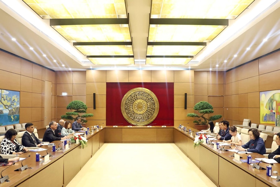 Thúc đẩy giao lưu giữa các nghị sĩ và hai Nhóm NSHN Việt Nam - Venezuela