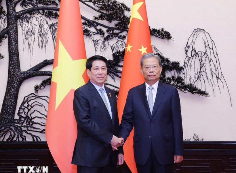 Chủ tịch nước Lương Cường hội kiến Ủy viên trưởng Nhân đại toàn quốc Trung Quốc Triệu Lạc Tế