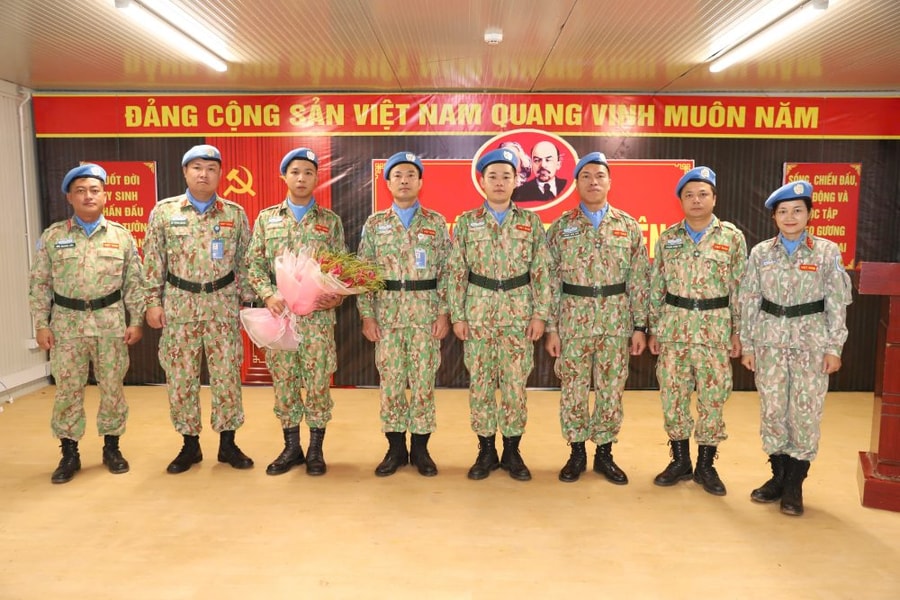 Đảng bộ Đội Công binh số 3 tổ chức Lễ kết nạp cho 6 đảng viên mới