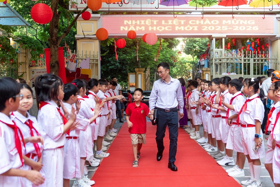 Rộn ràng không khí khai giảng tại Hà Nội