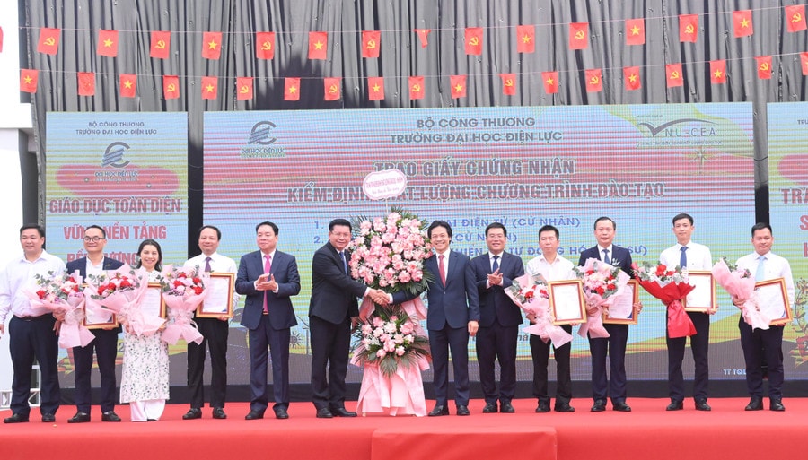 Trường Đại học Điện Lực tổ chức lễ khai giảng năm học 2025 - 2026