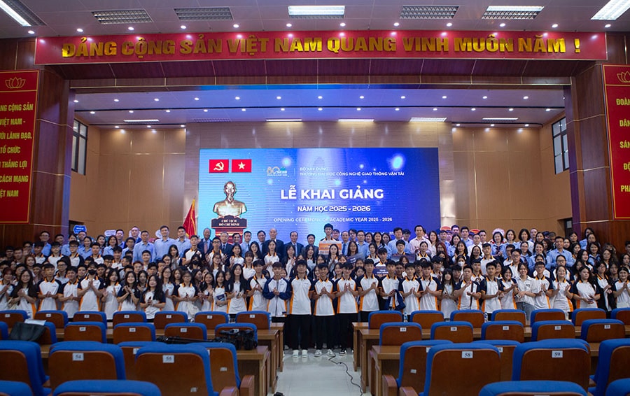Trường ĐH Công nghệ Giao thông vận tải long trọng tổ chức Lễ khai giảng năm học 2025 - 2026