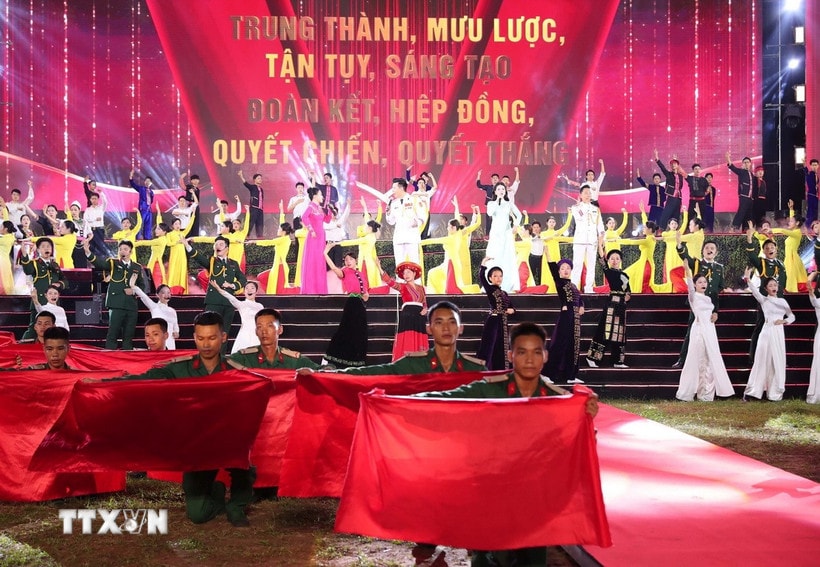 Đặc sắc chương trình chính luận nghệ thuật "Bản hùng ca chiến thắng"