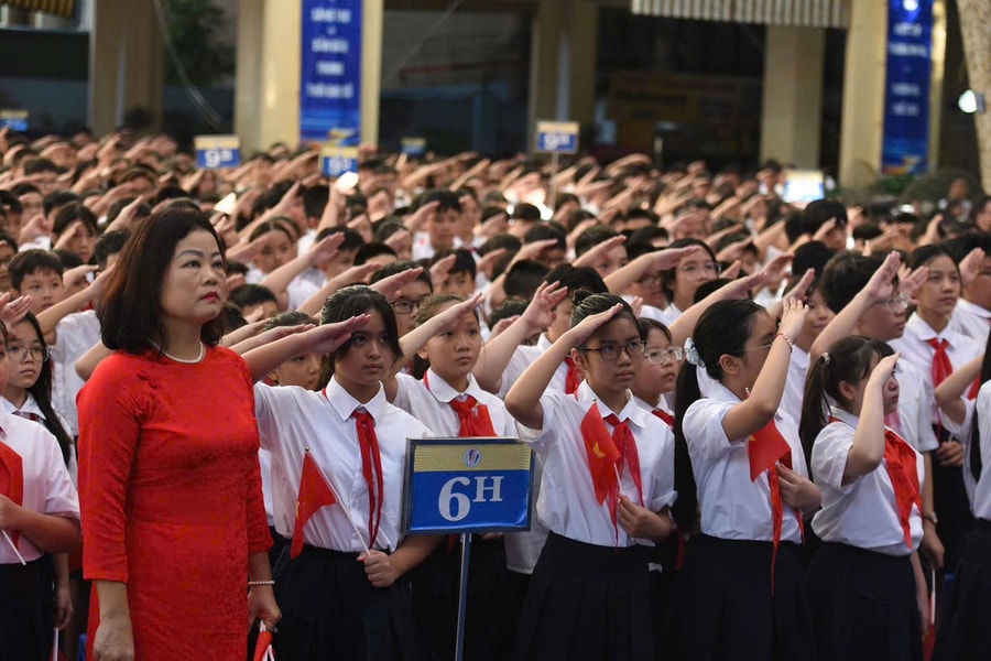 Lễ khai giảng trang trọng và tự hào của cô trò trường THCS Trưng Vương