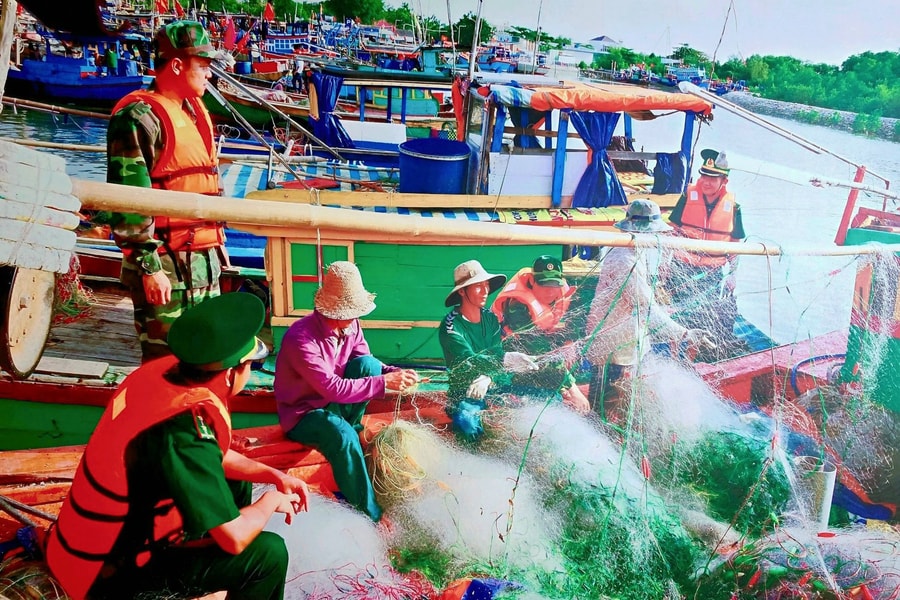 Xây dựng văn hóa tuân thủ pháp luật, củng cố thế trận lòng dân