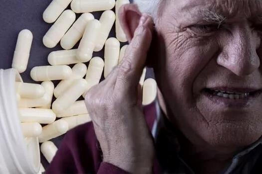 Uống nhiều vitamin chưa chắc đã khỏe: Coi chừng 5 dấu hiệu này