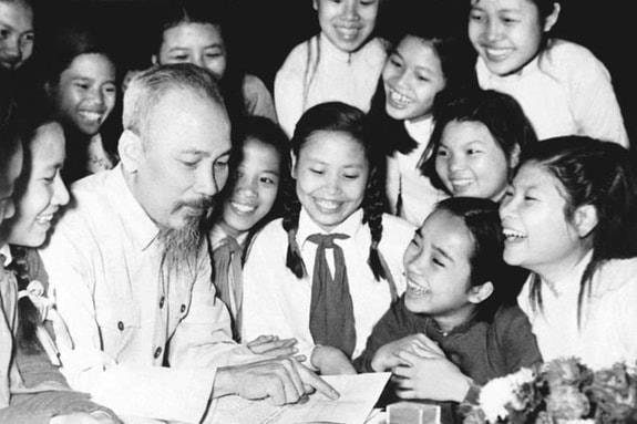 Nghị quyết 71 – từ giáo dục đến chấn hưng văn hóa dân tộc