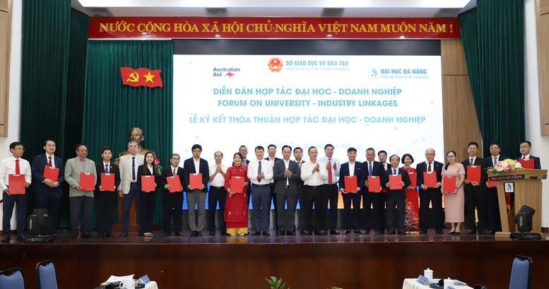 Đẩy mạnh hợp tác đào tạo các lĩnh vực công nghệ cao