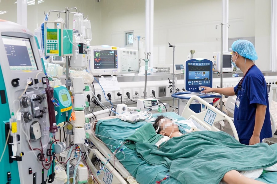 Bé gái 10 tuổi nguy kịch do uống nhầm thuốc diệt chuột