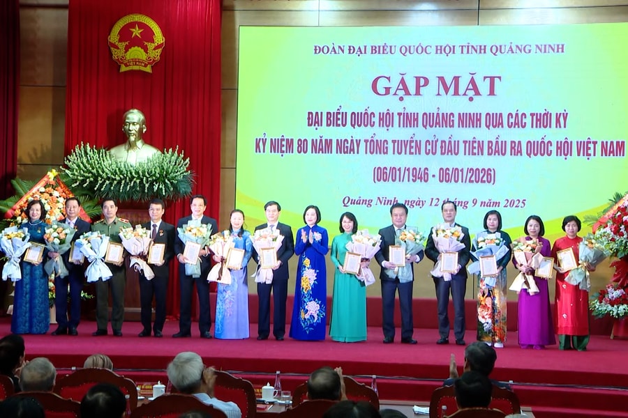 Các thế hệ đại biểu Quốc hội tỉnh Quảng Ninh đã góp phần viết nên những trang sử vẻ vang của Quốc hội Việt Nam