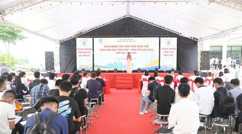 Trường Đại học Điện lực chào đón tân sinh viên khóa D20 nhập học