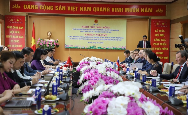 Bộ trưởng Bộ Y tế Đào Hồng Lan hội đàm song phương với Bộ trưởng Bộ Y tế Liên bang Nga Mikhail Murashko