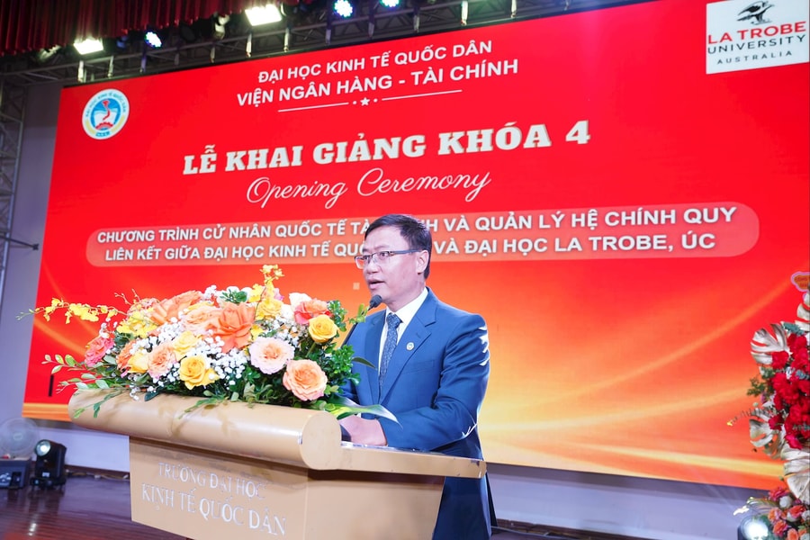 Khai giảng khóa 4 chương trình liên kết giữa Đại học Kinh tế quốc dân và Đại học La Trobe