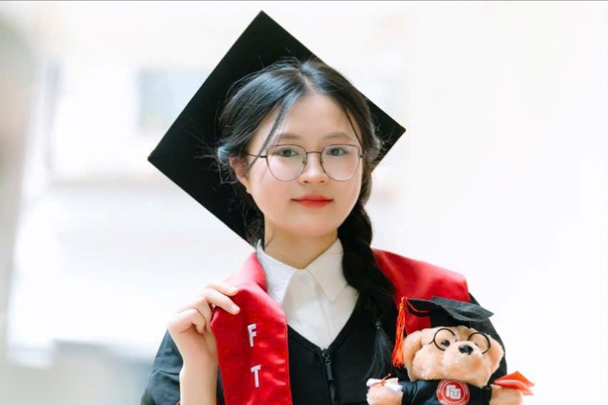 Thủ khoa Cử nhân Kinh doanh quốc tế Trường Đại học Ngoại thương với “cú đúp” thành tích đáng nể