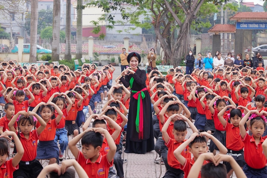 Bộ GD-ĐT hướng dẫn mời nghệ sĩ, huấn luyện viên, vận động viên tham gia các hoạt động giáo dục trong trường phổ thông