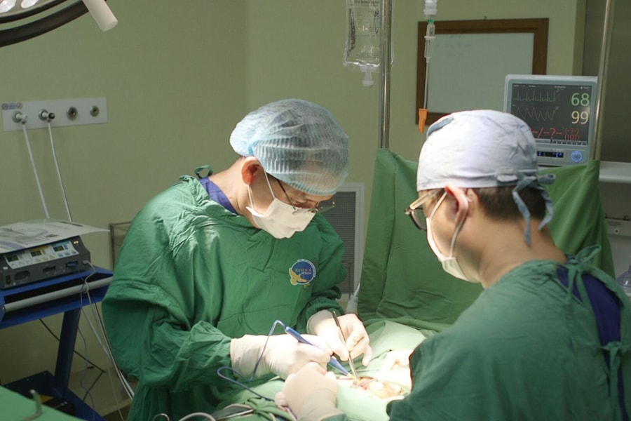 Phát hiện ung thư tuyến giáp nhờ khám sức khoẻ tổng quát, bác sĩ cảnh báo