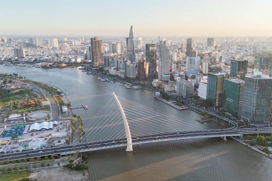 TP. Hồ Chí Minh: Tháo gỡ vướng mắc, giải phóng các nguồn lực để thúc đẩy tăng trưởng kinh tế