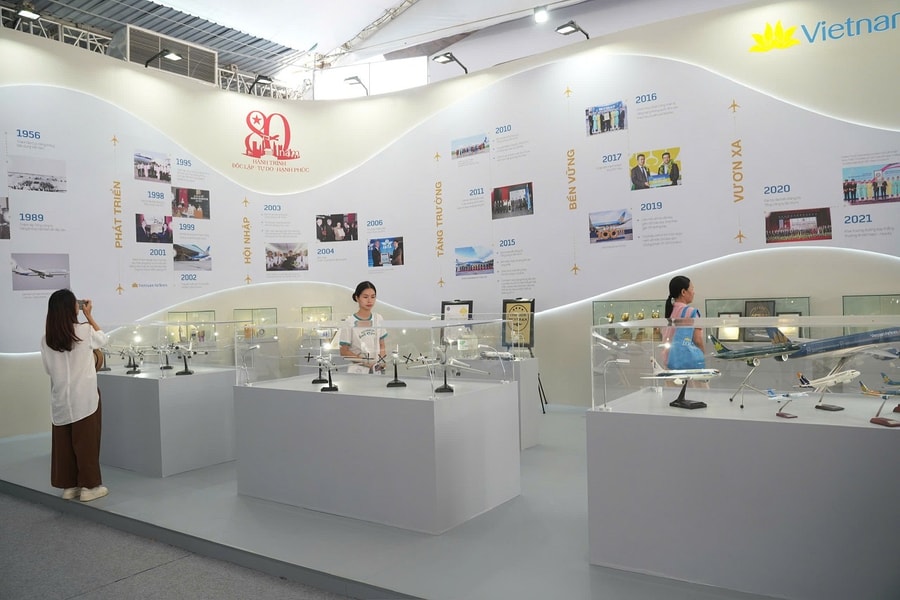 Vietnam Airlines được vinh danh “Không gian trưng bày tiêu biểu” tại Triển lãm Thành tựu đất nước nhân dịp kỷ niệm 80 năm Quốc khánh
