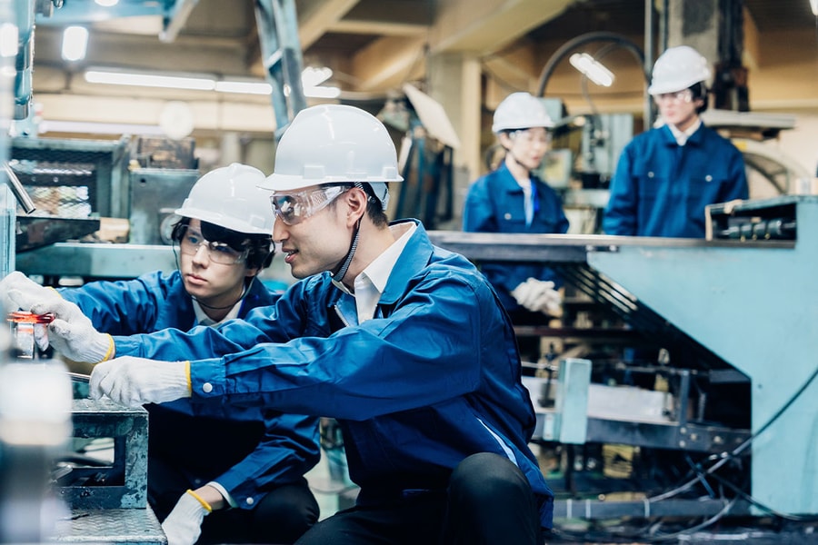 Ngày càng nhiều Gen Z chọn “cờ-lê” thay giáo trình