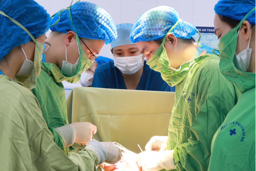 Bác sĩ cảnh báo: Sinh mổ nhiều lần, sản phụ đối diện biến chứng sản khoa nguy hiểm