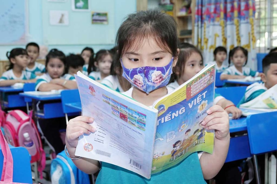 Bộ GD-ĐT rà soát thực hiện cung cấp một bộ sách giáo khoa thống nhất toàn quốc từ năm 2026 - 2027