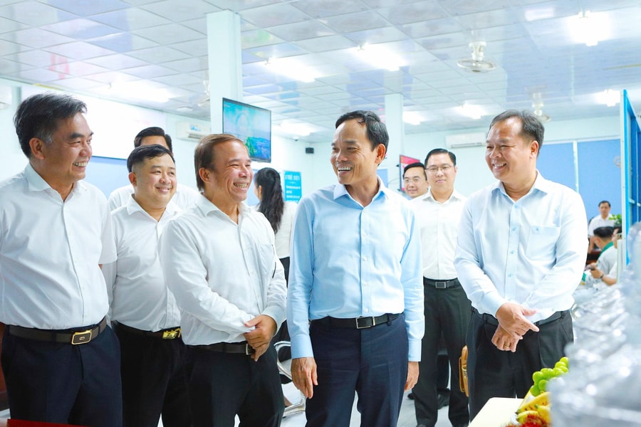 Bí thư Thành ủy TP. Hồ Chí Minh Trần Lưu Quang thăm, làm việc tại phường Bình Dương