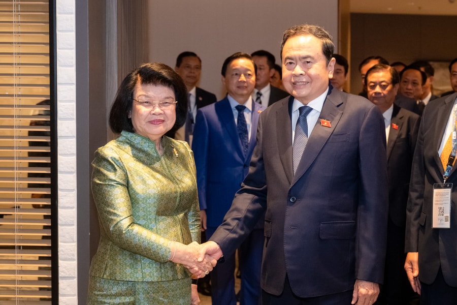 Chủ tịch Quốc hội Trần Thanh Mẫn gặp Chủ tịch Quốc hội Vương quốc Campuchia