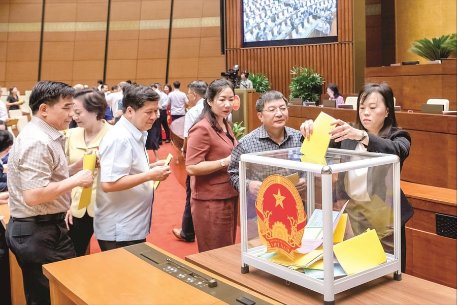 Hỏi: Hệ quả đối với người được lấy phiếu tín nhiệm là gì?