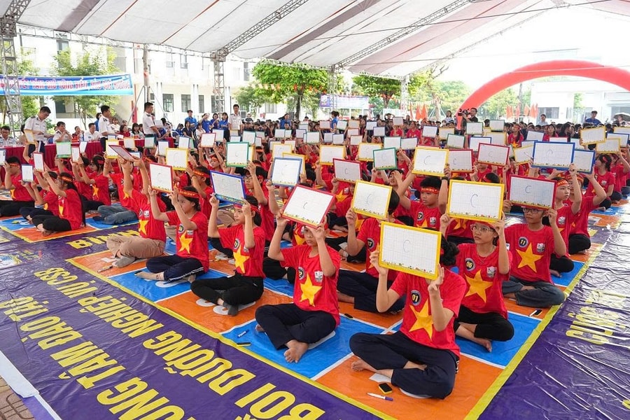 Sôi nổi Cuộc thi “Em yêu biển, đảo quê hương” tại xã Bình Minh, thành phố Hà Nội