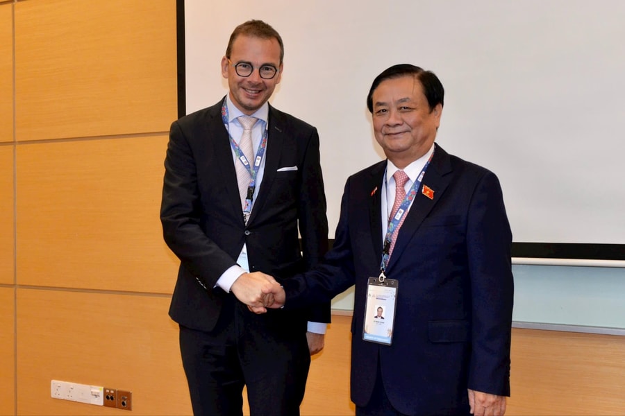 Phó Chủ tịch Quốc hội Lê Minh Hoan gặp Trưởng đoàn Nghị viện châu Âu dự AIPA - 46