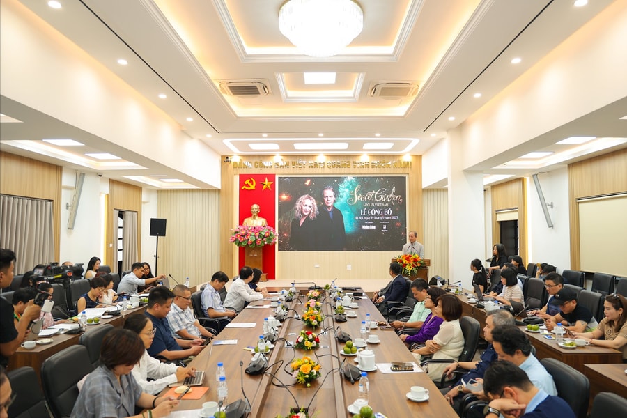 Ban nhạc Secret Garden lần đầu tiên biểu diễn tại Việt Nam