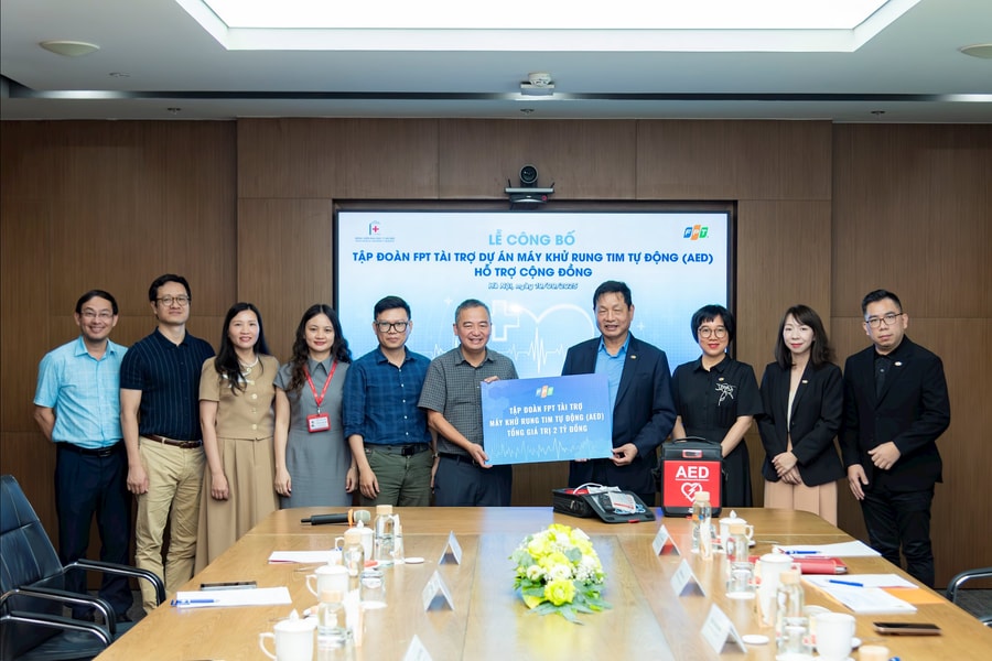 Triển khai dự án máy khử rung tim tự động (AED) cho cộng đồng đầu tiên tại Việt Nam