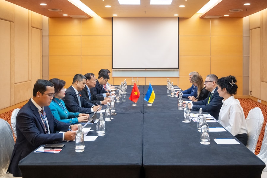 Đoàn Việt Nam tiếp xúc song phương bên lề Đại hội đồng AIPA - 46