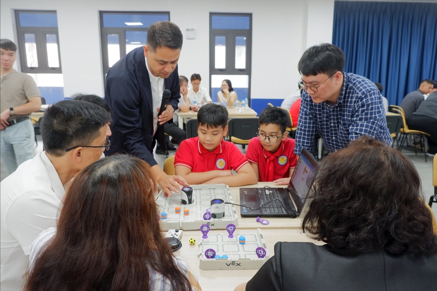 Giáo dục STEM với AI và Robotics - Hành trang cho thế hệ tương lai