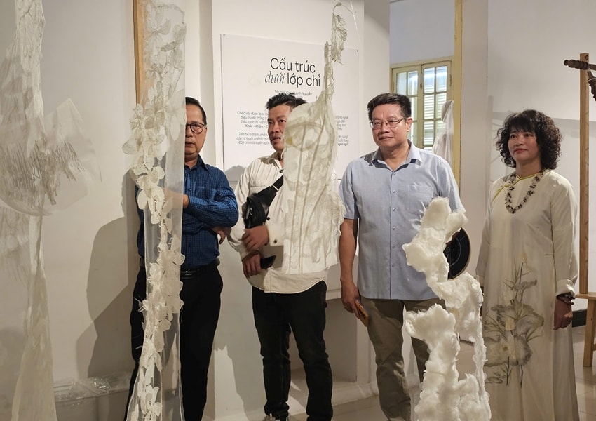 Nghệ thuật thêu truyền thống trong dòng chảy sáng tạo hiện đại