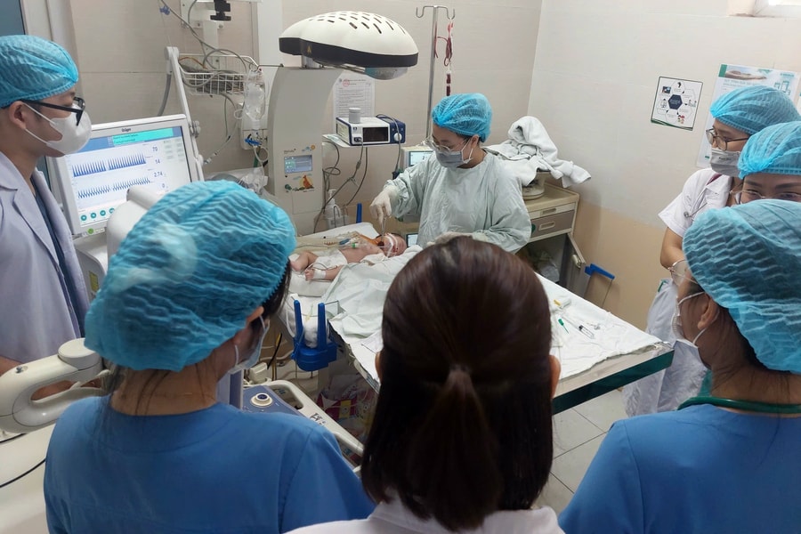 Kịp thời cứu trẻ 32 ngày tuổi nhờ áp dụng phương pháp thở tần suất cao