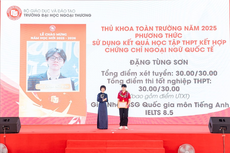 Đặng Tùng Sơn Thủ khoa toàn trường Đại học Ngoại thương 2025: Hành trình bền bỉ chinh phục tri thức