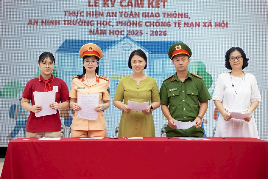 CSGT Hà Nội phổ biến kỹ năng an toàn giao thông đến hơn 11.000 học sinh