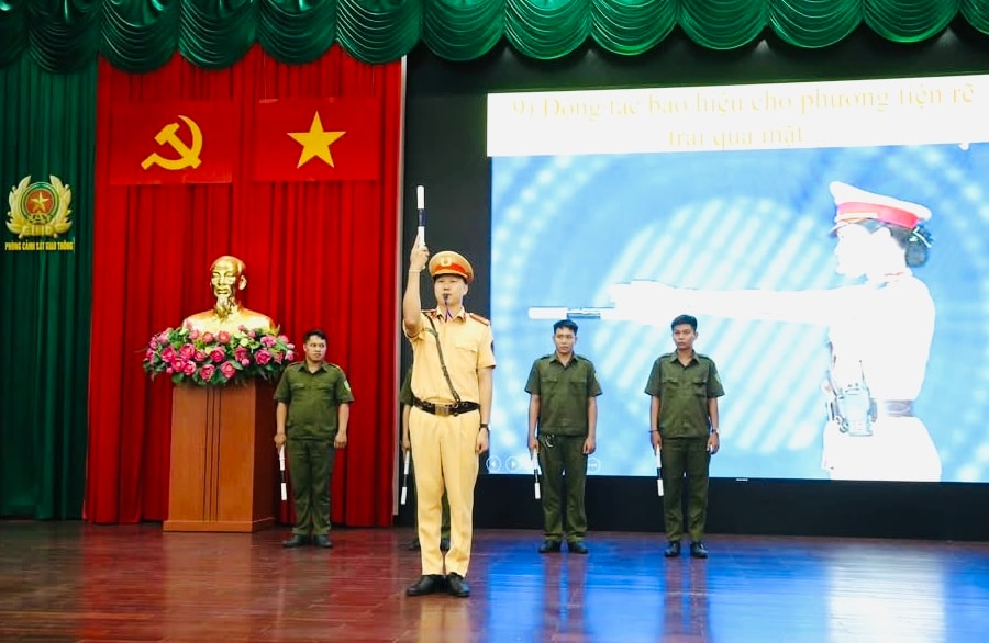 TP. Hồ Chí Minh: Công an xã sẽ tham gia điều tiết, xử lý vi phạm ở 191 chốt giao thông trọng điểm