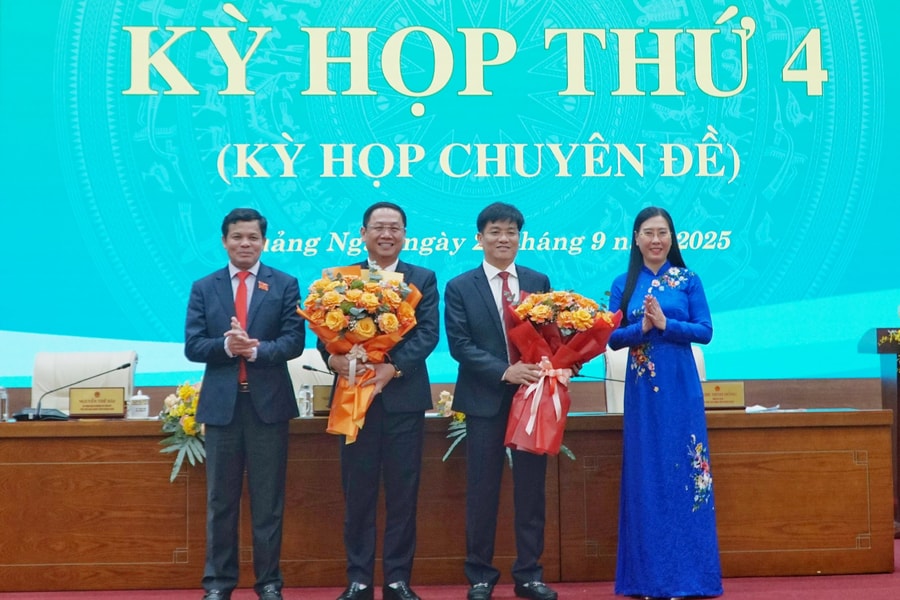 2 Bí thư xã được bầu giữ chức Phó Chủ tịch UBND tỉnh Quảng Ngãi