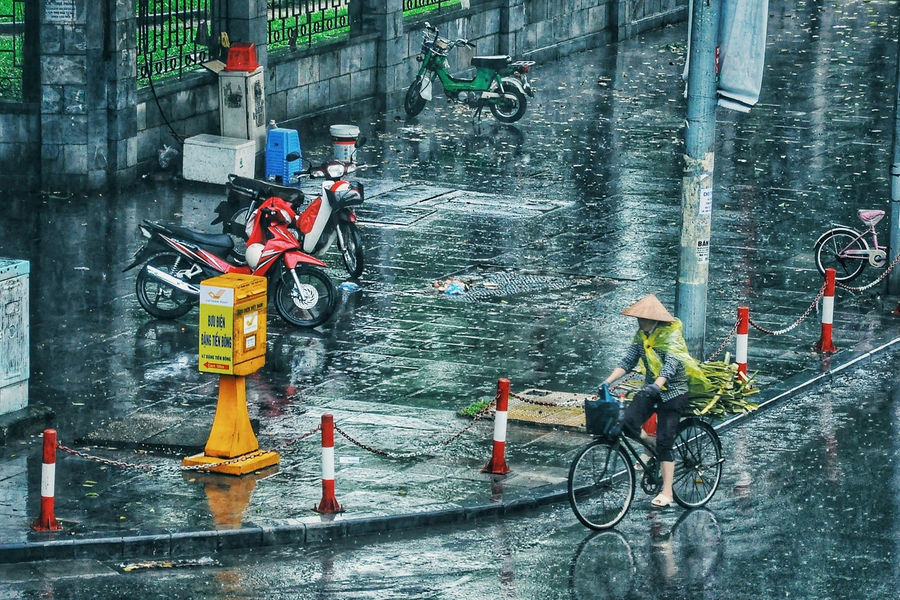 Dự báo thời tiết ngày 20/7: Bắc Bộ "giải nhiệt" nhờ mưa lớn, miền Trung tiếp tục nắng nóng